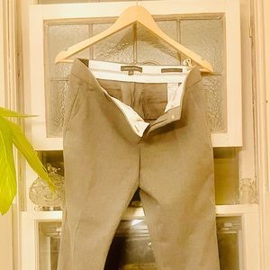 Banana Republic AVERY STRAIGHT leg dress PANT size 2. Charcoal Grey color